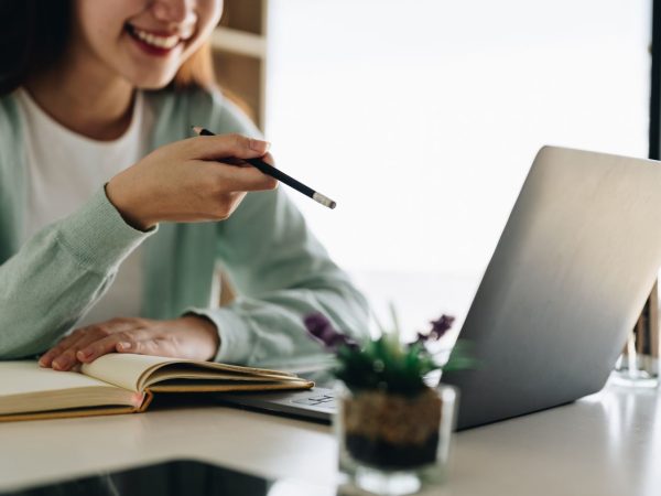 cursos online que valorizam seu currículo